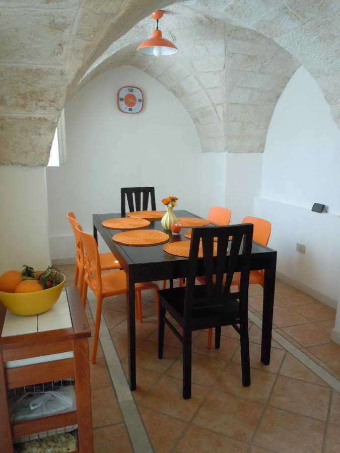 Casa Josephina - Three Level Stone Home With Balcony, 2 Roof Terraces & Sea Views 奥斯图尼 外观 照片