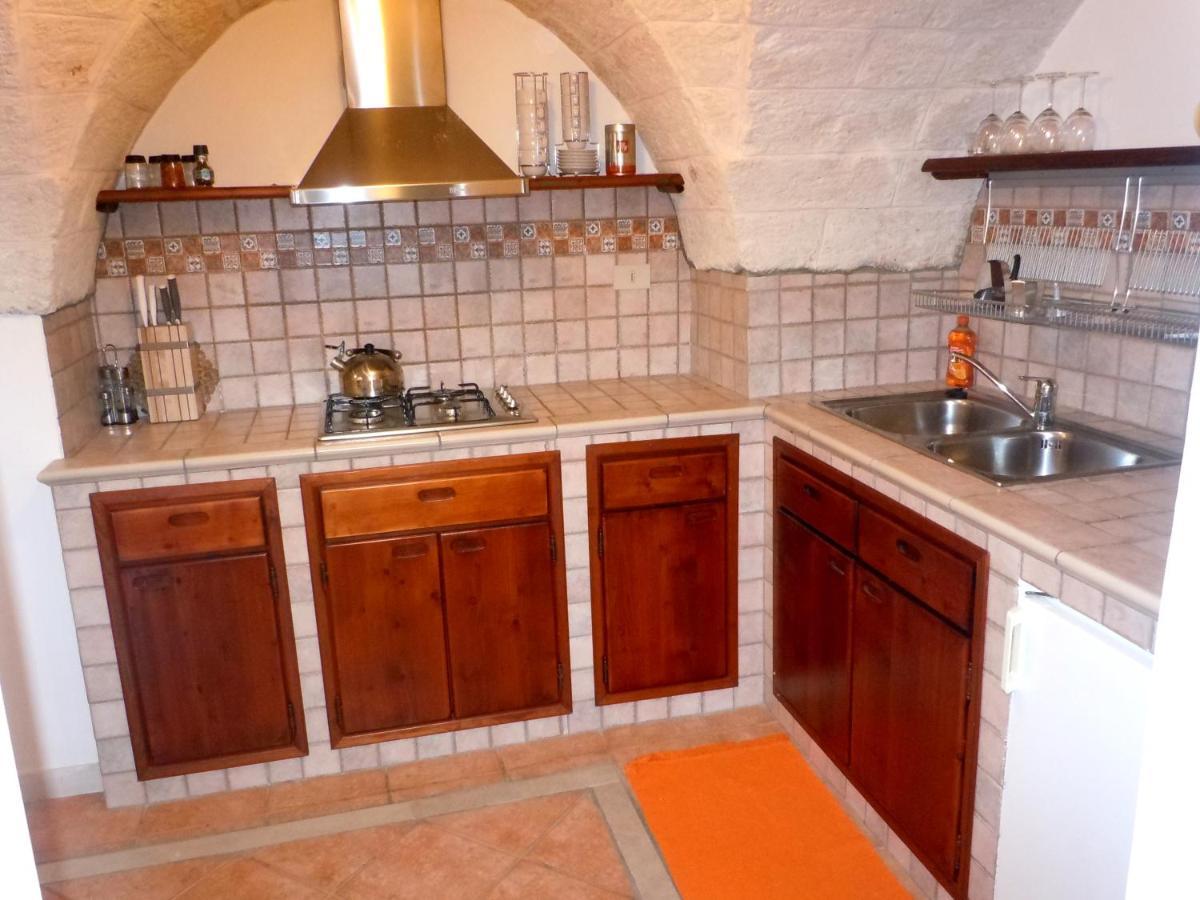Casa Josephina - Three Level Stone Home With Balcony, 2 Roof Terraces & Sea Views 奥斯图尼 外观 照片