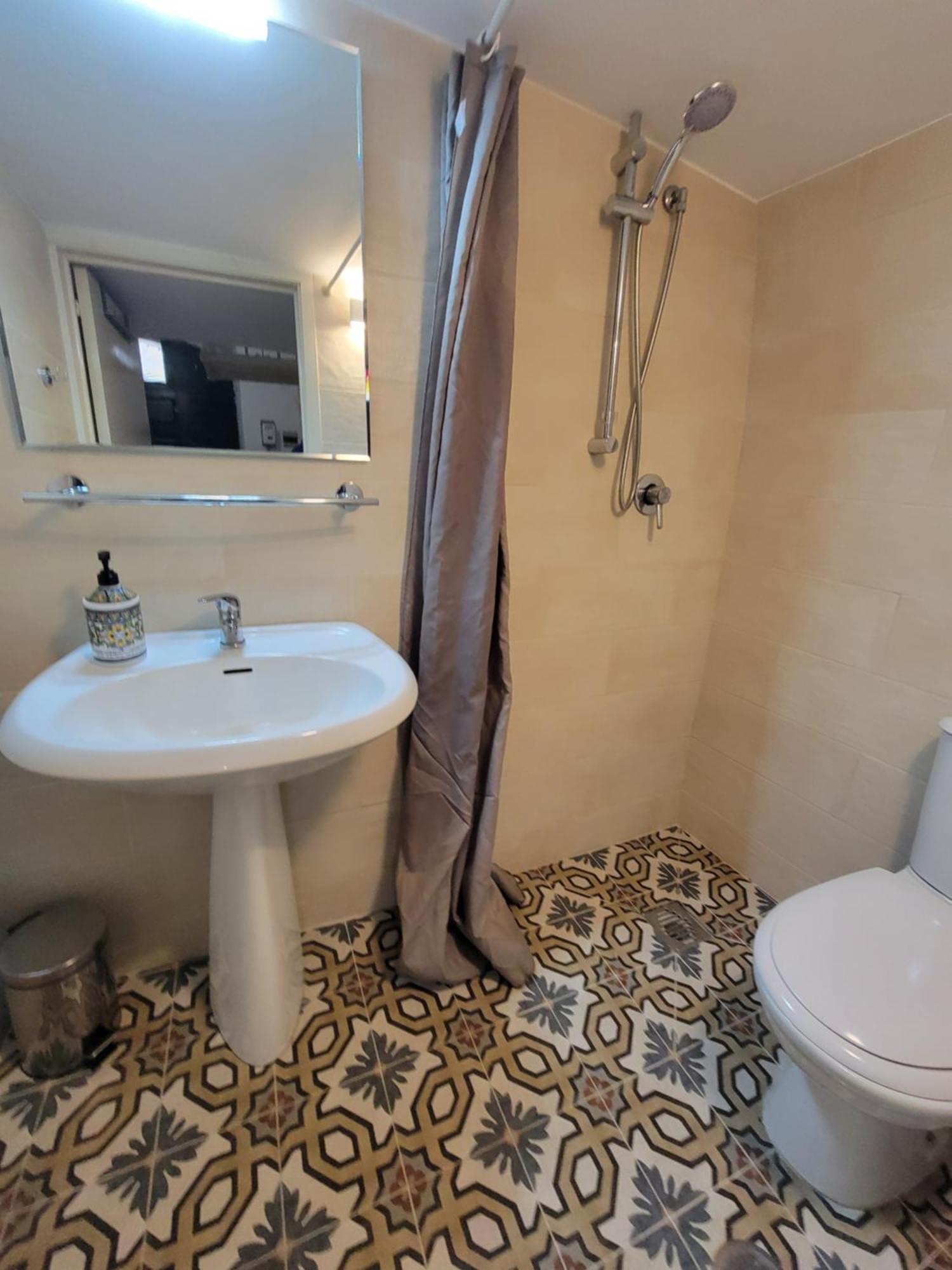 Casa Josephina - Three Level Stone Home With Balcony, 2 Roof Terraces & Sea Views 奥斯图尼 客房 照片