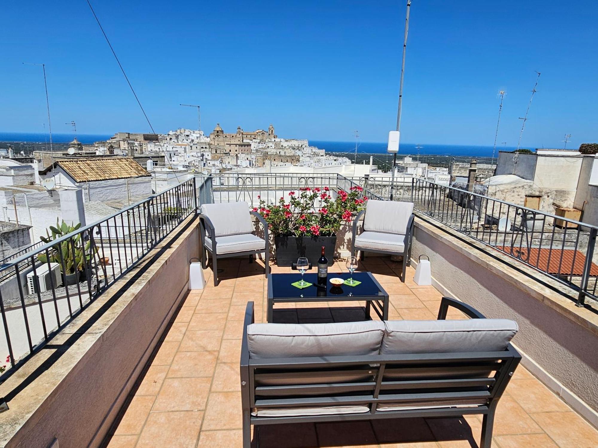 Casa Josephina - Three Level Stone Home With Balcony, 2 Roof Terraces & Sea Views 奥斯图尼 客房 照片